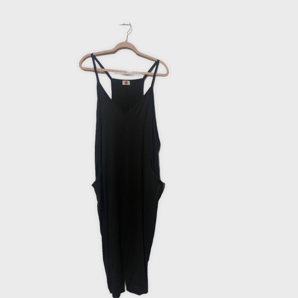 Black Sleeveless Romper With Pockets